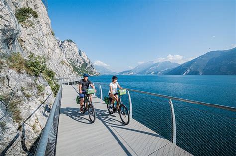 Cycling routes on Lake Garda .